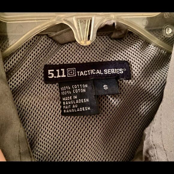 5.11 Tactical Men's Gray Long Sleeve Button Front Shirt Sz Sm. Worn On TV Show - Picture 5 of 7